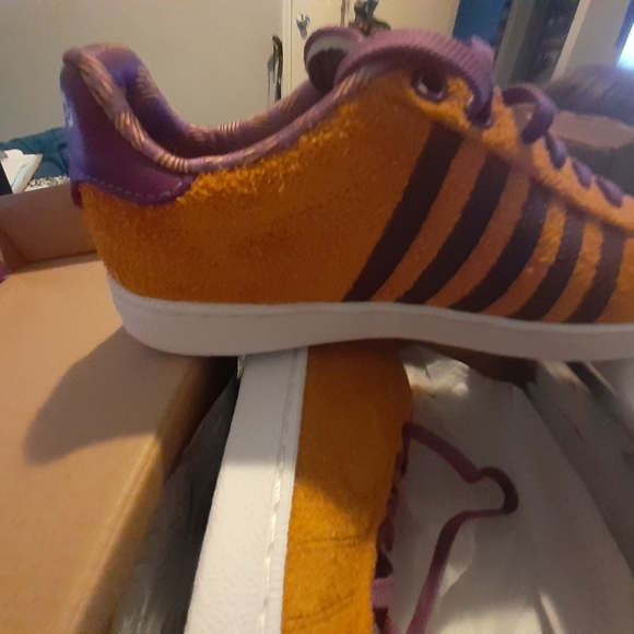 Shoes - Picture 2 of 3